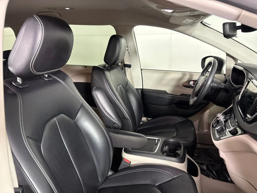 Used 2023 Gray Chrysler Touring L image 22