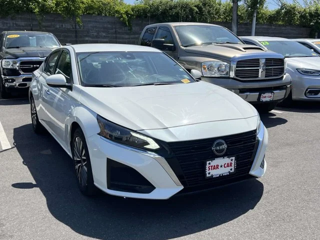 2023 Nissan Altima SV