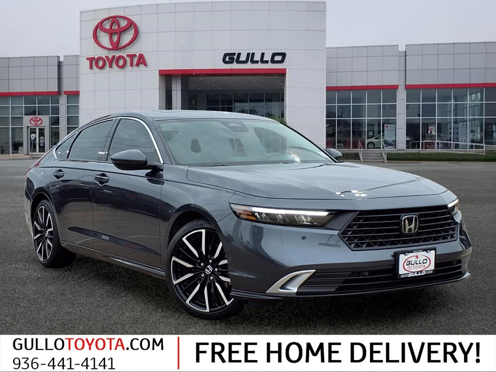 Used 2023  Honda Touring image 1