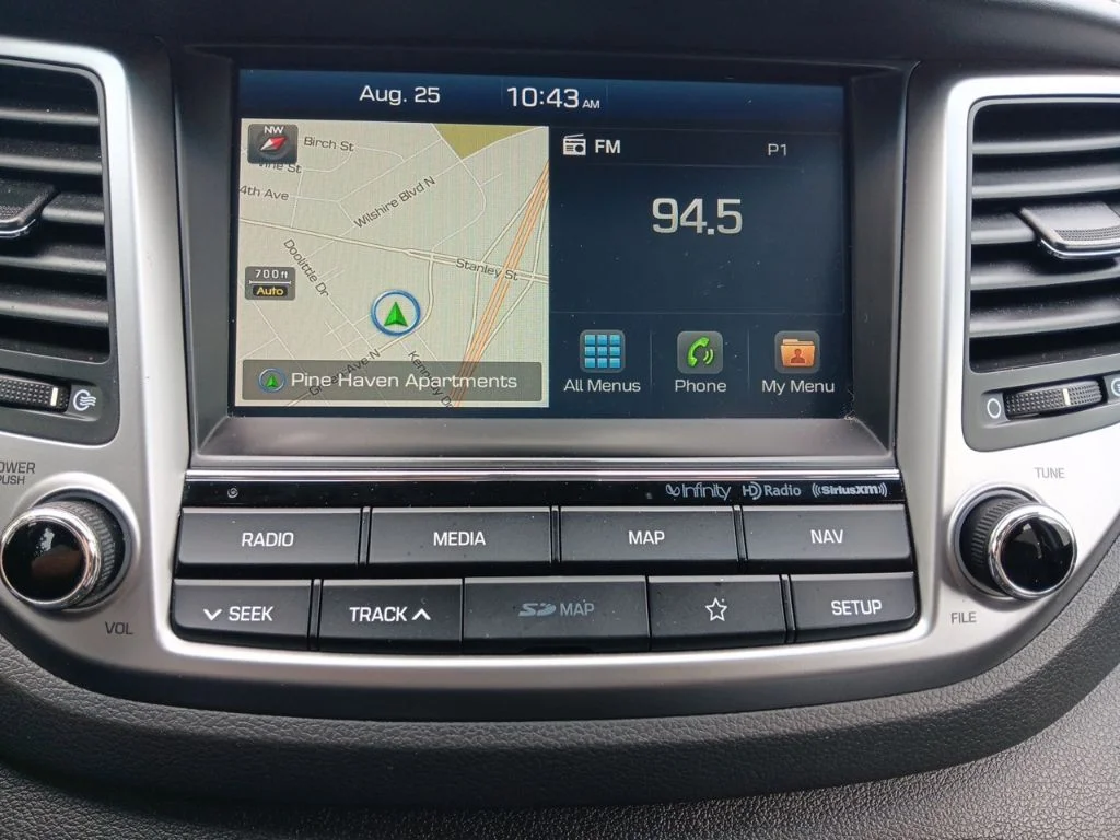 Used 2018 Black Noir Pearl Hyundai Limited image 21