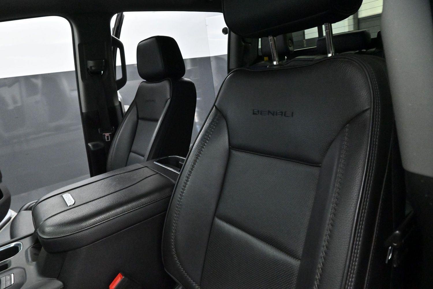 Used 2024 White Frost Tricoat GMC Denali image 15