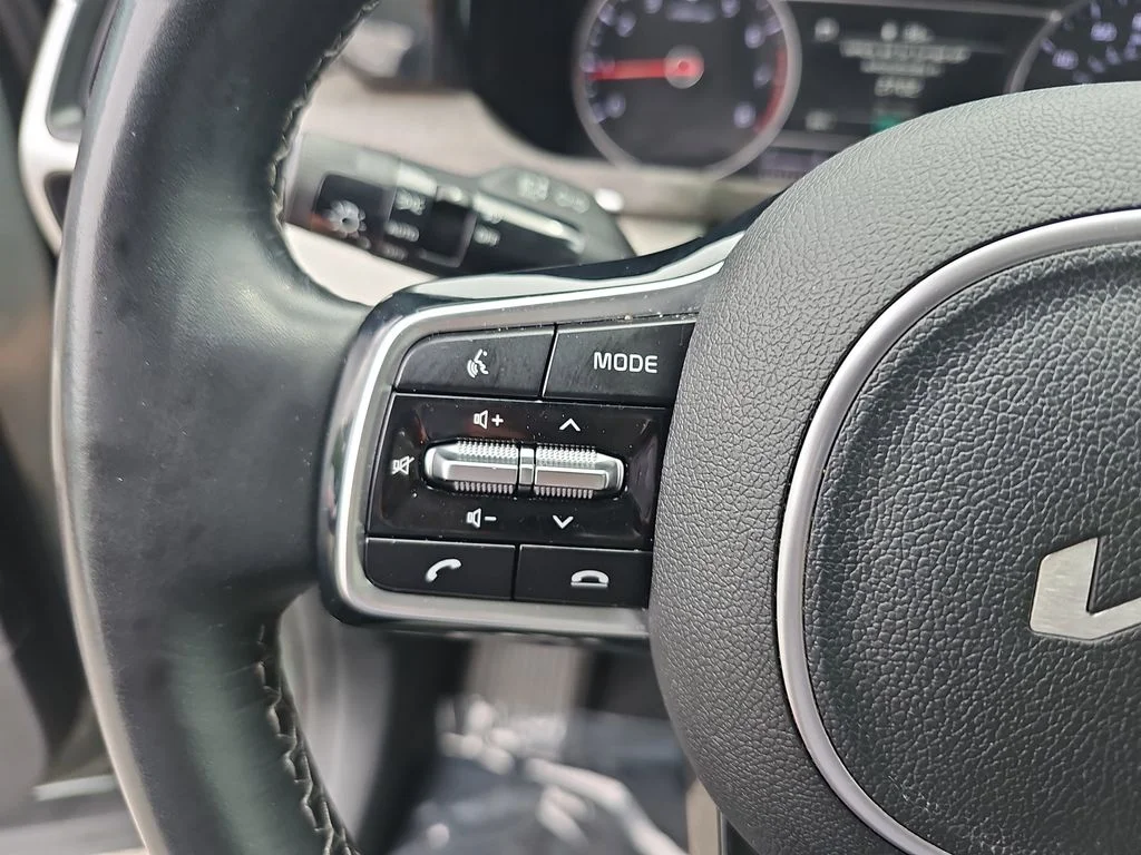 Used 2022 Green Kia X-Line EX image 17