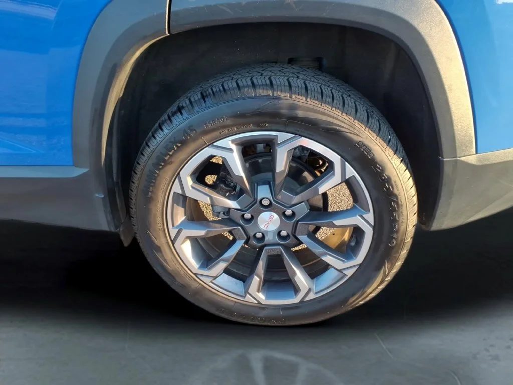Used 2025 Blue GMC Elevation image 13