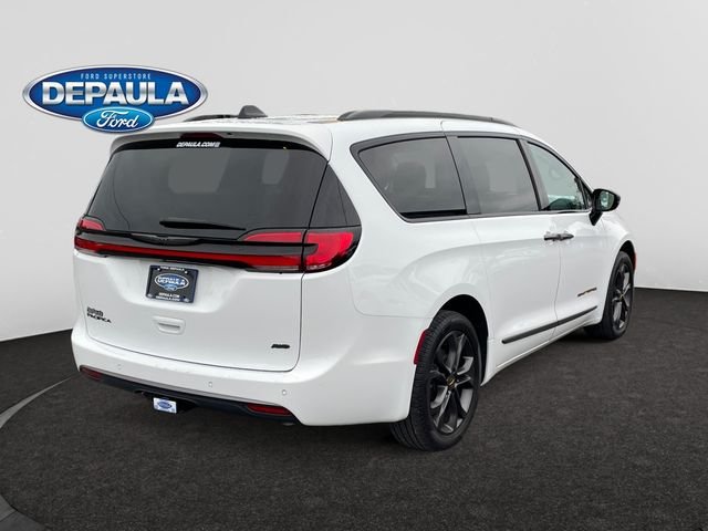 Used 2024 Bright White Clearcoat Chrysler Touring L image 7