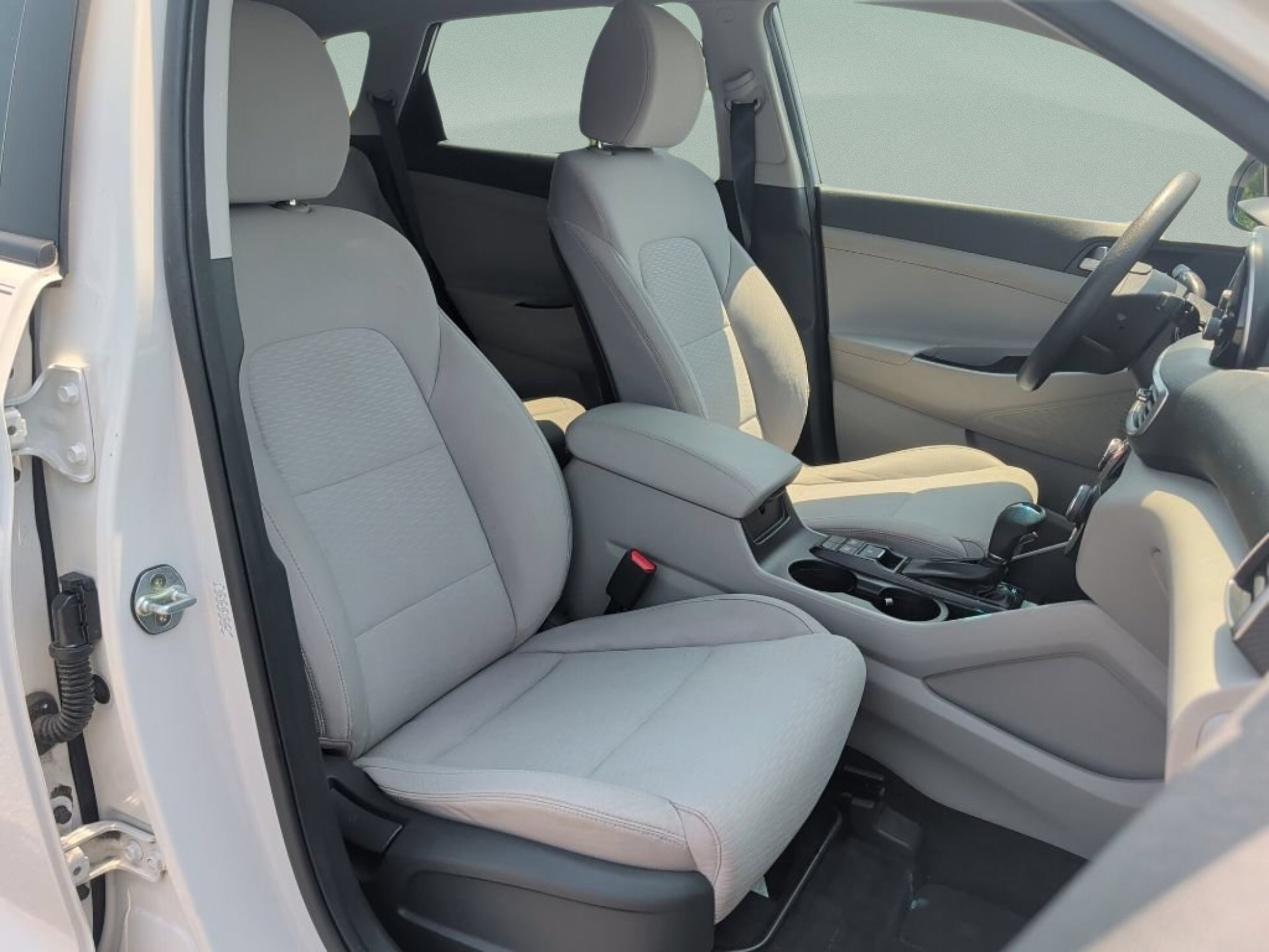 Used 2020 Winter White Hyundai Value image 39