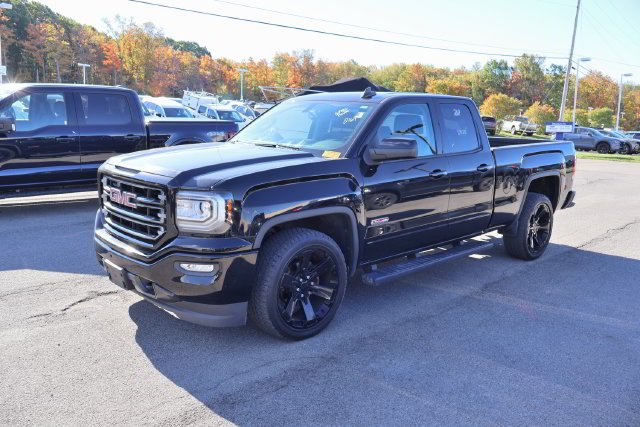 Used 2017 Black GMC SLT image 3
