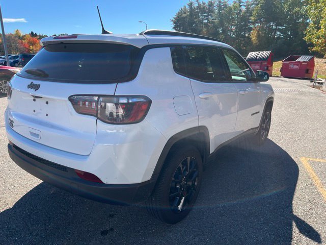 Used 2026 Bright White Clearcoat Jeep Latitude Altitude image 3