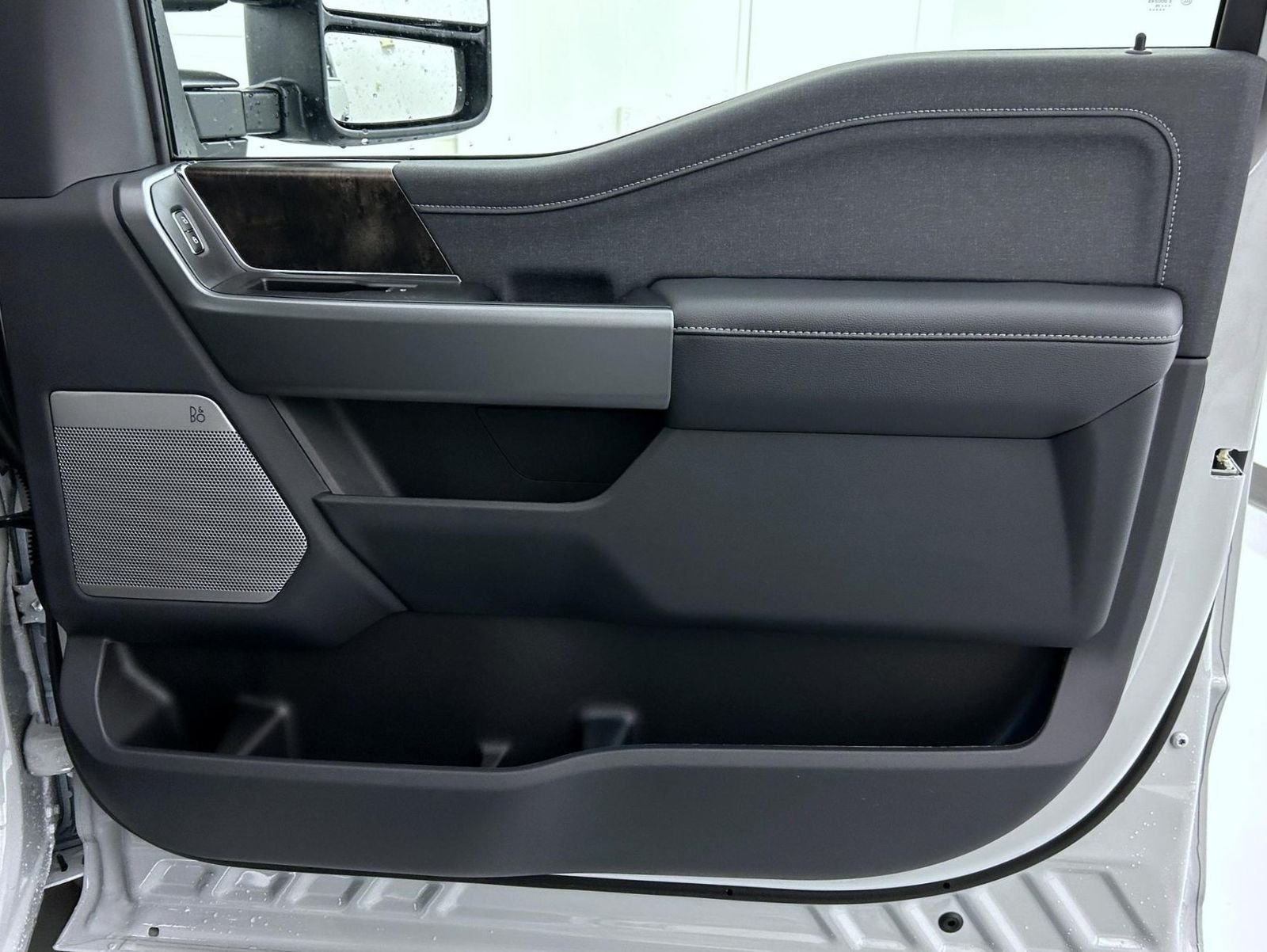 New 2026 Avalanche Ford Lariat image 16