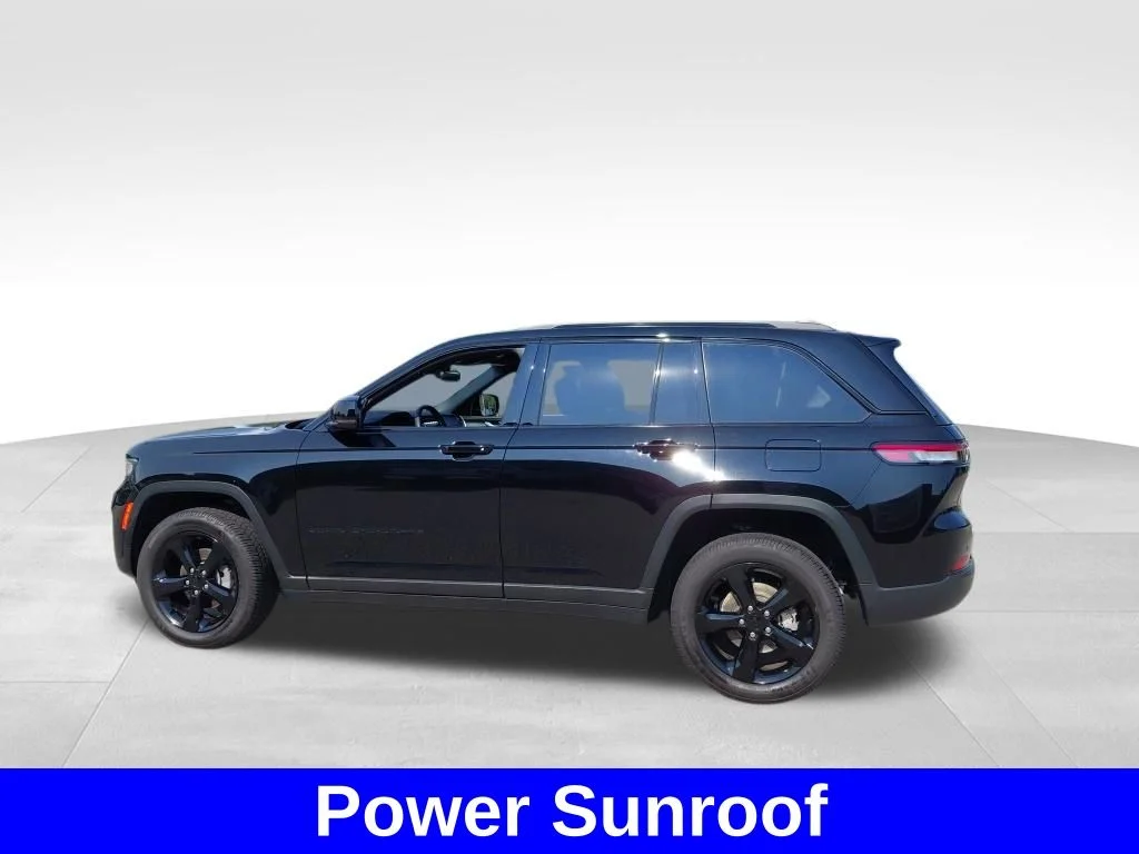 Used 2024 Black Jeep Altitude X image 21