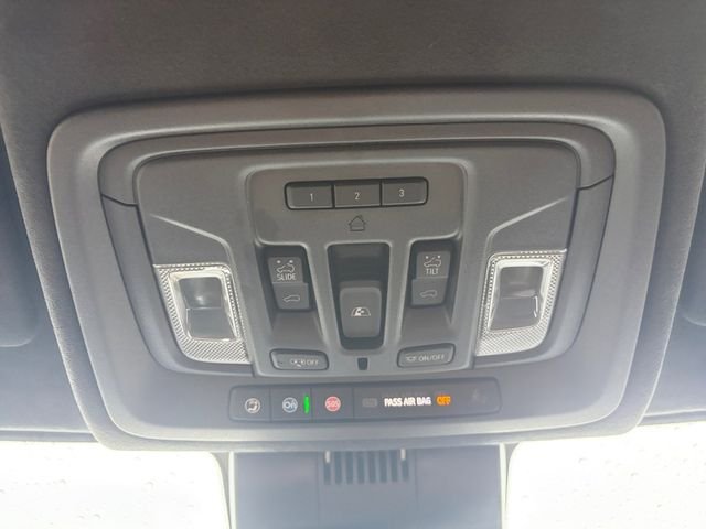 Used 2025 Silver GMC Denali Ultimate image 25