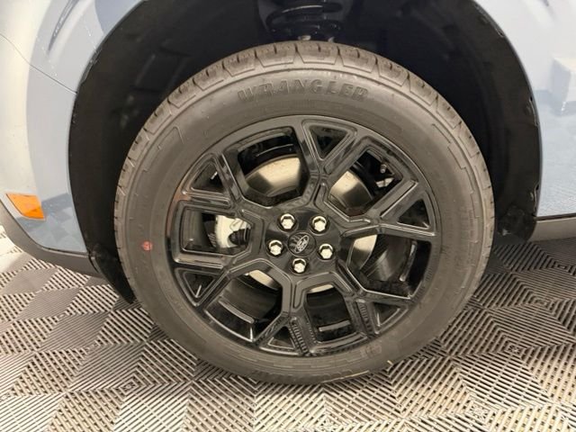 New 2026 Azure Gray Metallic Tri-Coat Ford XLT image 42