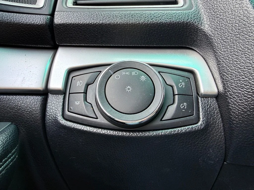 Used 2017 White Ford XLT image 39