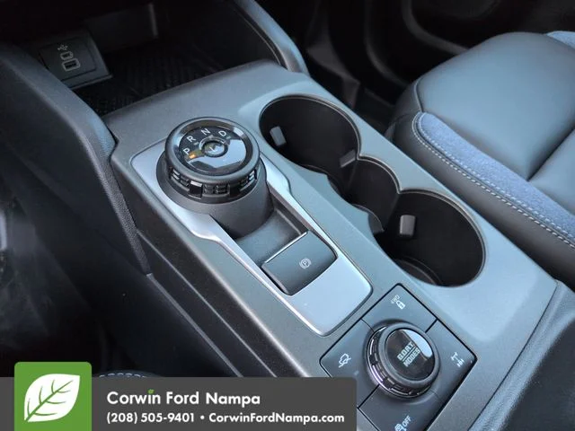 New 2026 Azure Gray Metallic Ford Outer Banks image 18