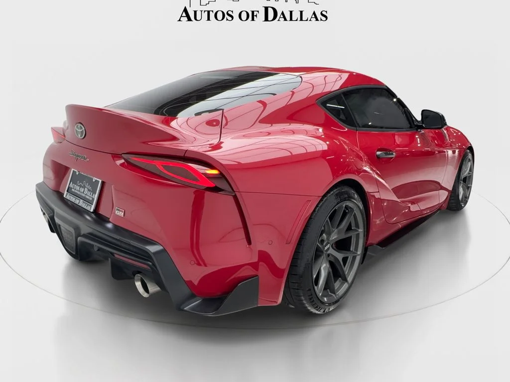 Used 2022 Red Toyota 3.0 image 9