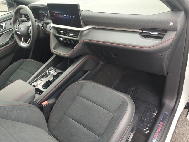 New 2026 Star White Metallic Tri-Coat Ford ST image 23