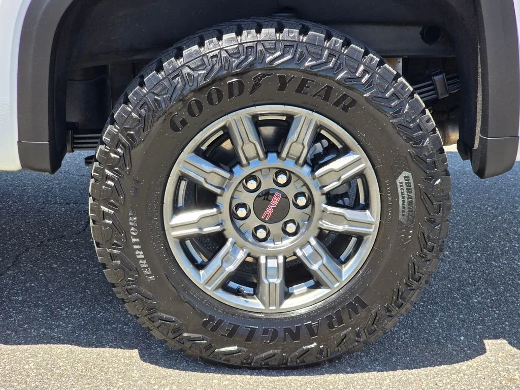 2025 GMC Sierra 1500 AT4X - Photo 33