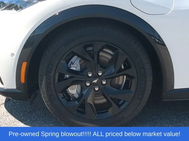 Used 2023 White Ford Premium image 18