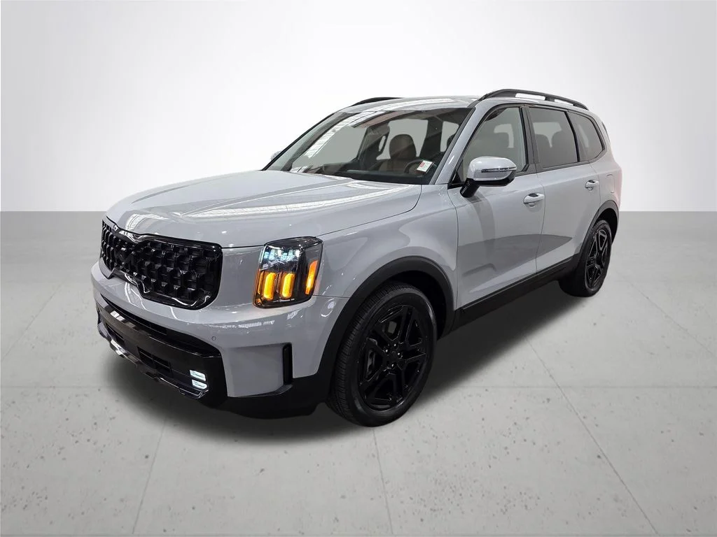 Used 2025 Gray Kia SX X-Line image 2