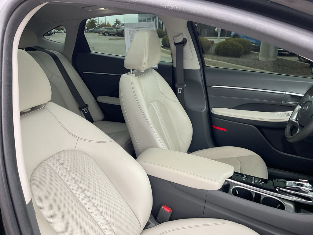 Used 2023 Onyx Black Hyundai Limited image 14