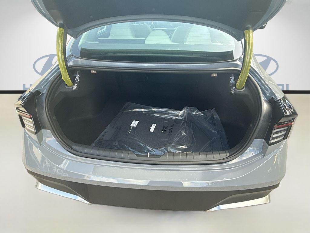 New 2026 Transmission Blue Hyundai SE image 19