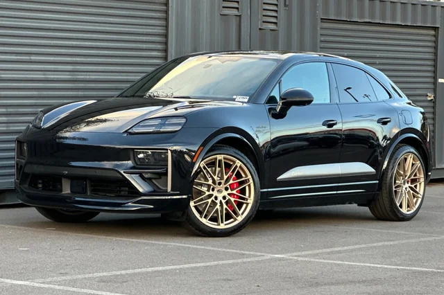 2026 Porsche Macan Electric Turbo