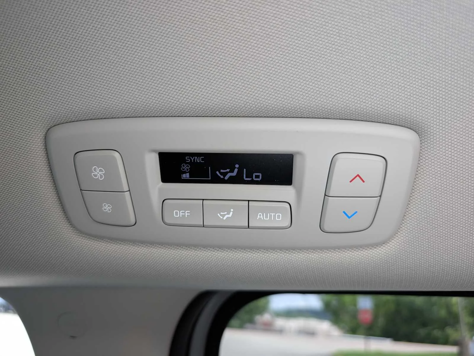 New 2027 Ceramic Silver Kia LXS image 15
