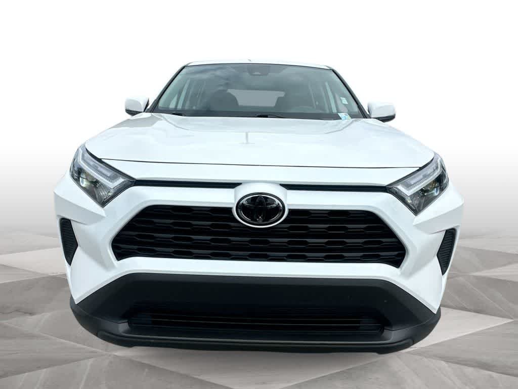 Used 2025 Ice Cap Toyota LE image 3