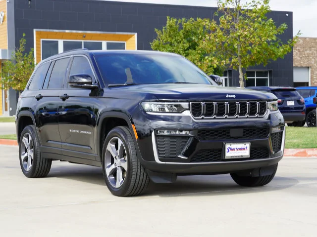 New 2026 Diamond Black Crystal Pearl-Coat Exterior Paint Jeep Limited image 7