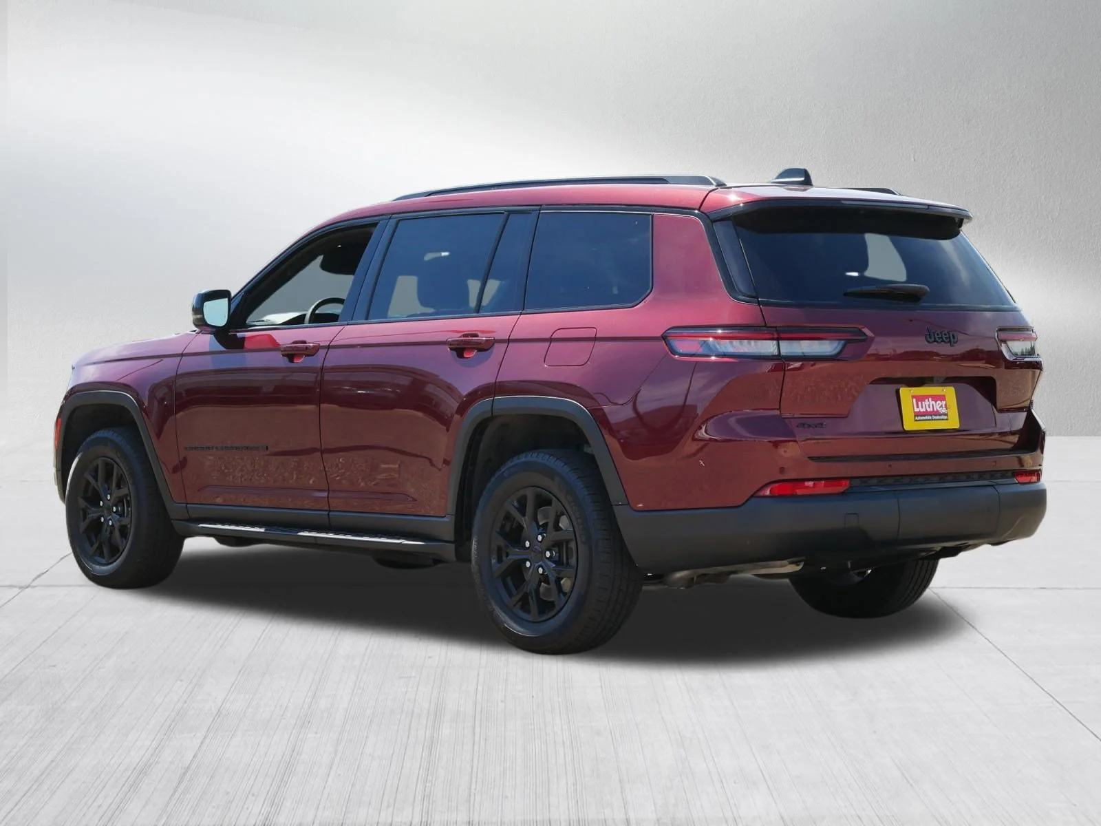 Used 2024 Velvet Red Pearlcoat Jeep Altitude X image 5