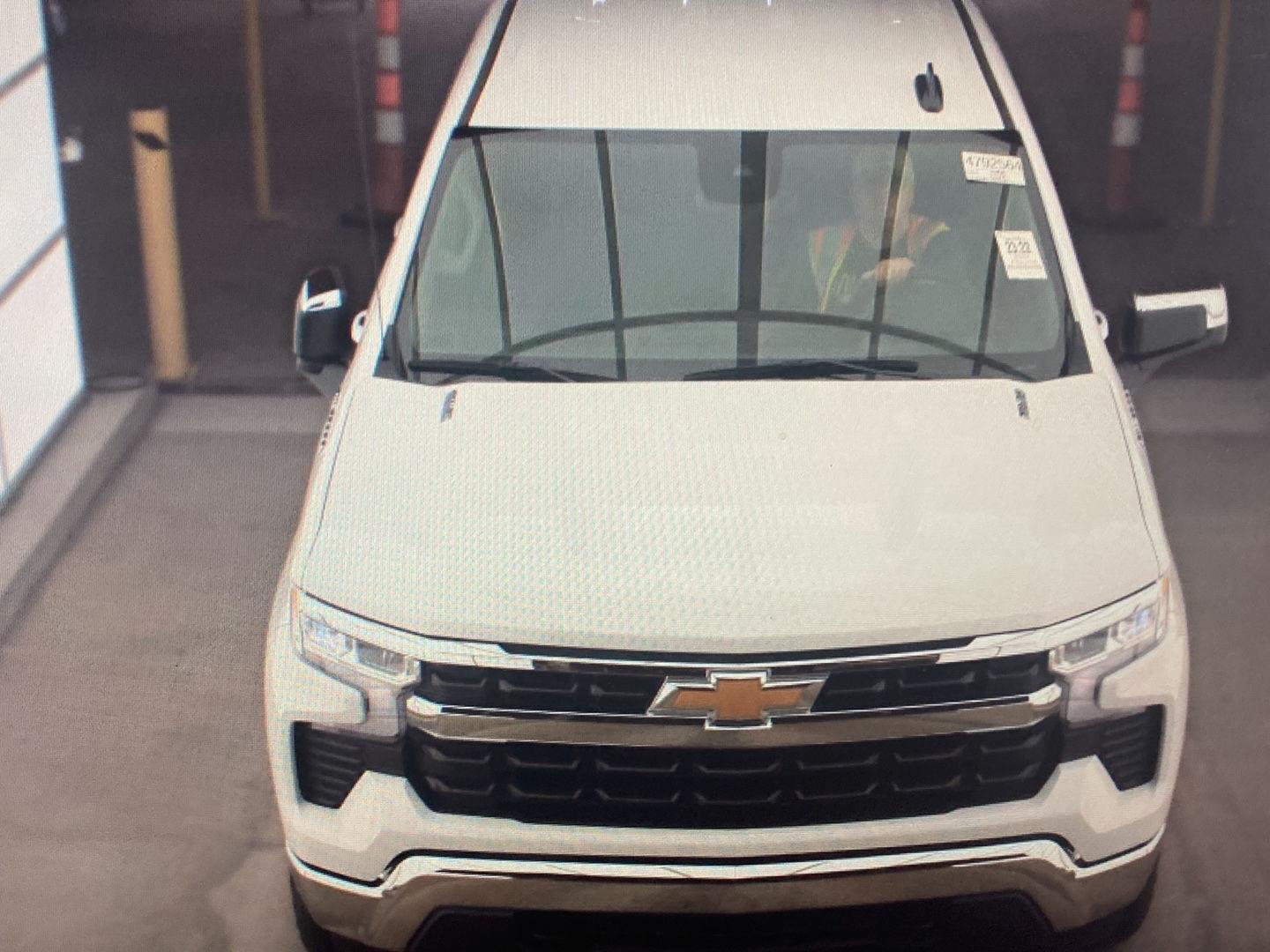 Used 2024 Summit White Chevrolet LT image 3