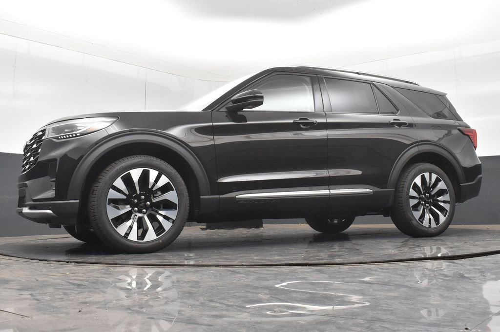 New 2026 Agate Black Metallic Ford Platinum™ image 28