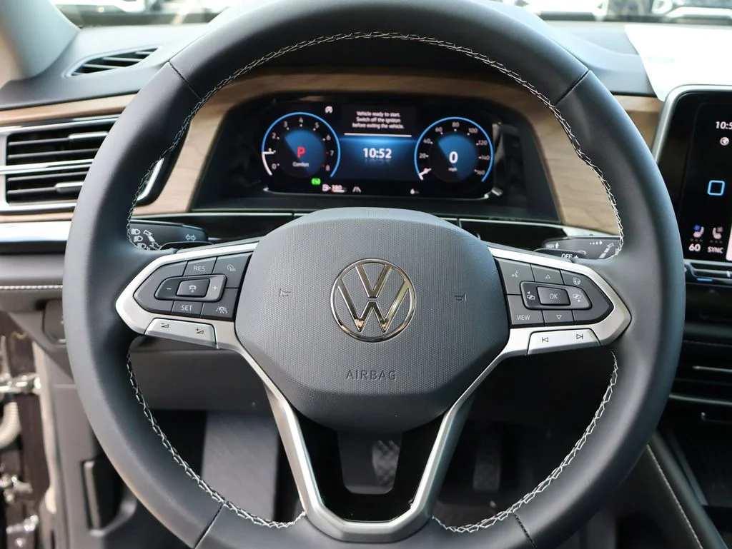 New 2026 Black Volkswagen 2.0T SE w/Technology image 25