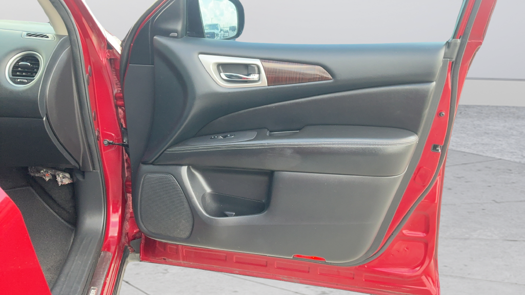 Used 2015 Cayenne Nissan Platinum image 22