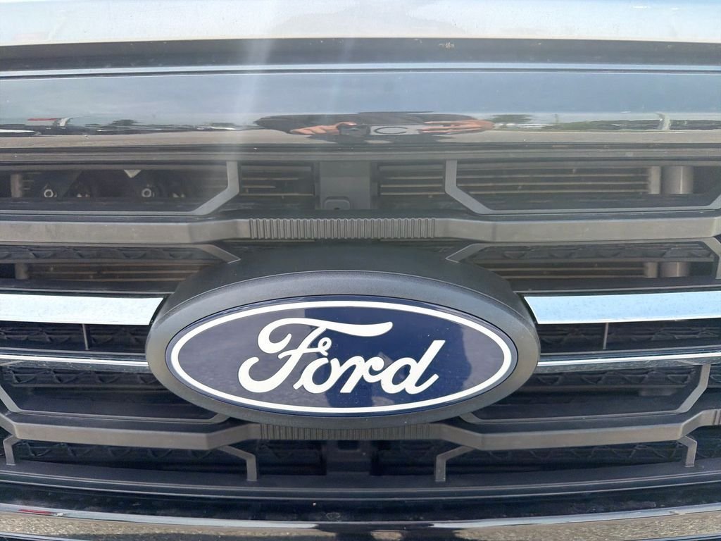 Used 2025 Silver Ford XLT image 36
