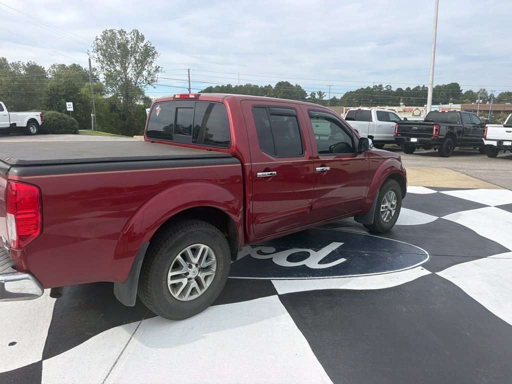 Used 2018 Red Nissan SV image 3