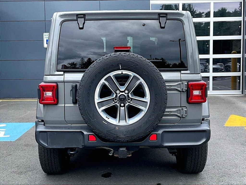 Used 2022 Gray Jeep Unlimited Sahara image 5