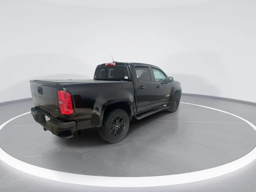 Used 2022 Black Chevrolet Z71 image 7