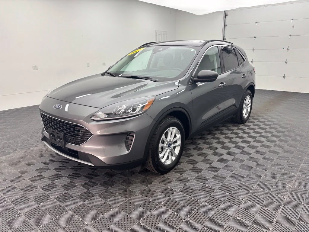 Used 2022 Gray Ford SE image 14
