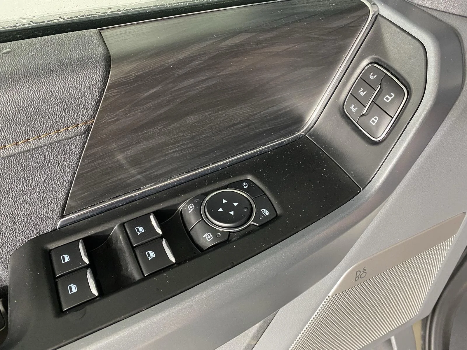 Used 2025 Gray Ford LARIAT image 13