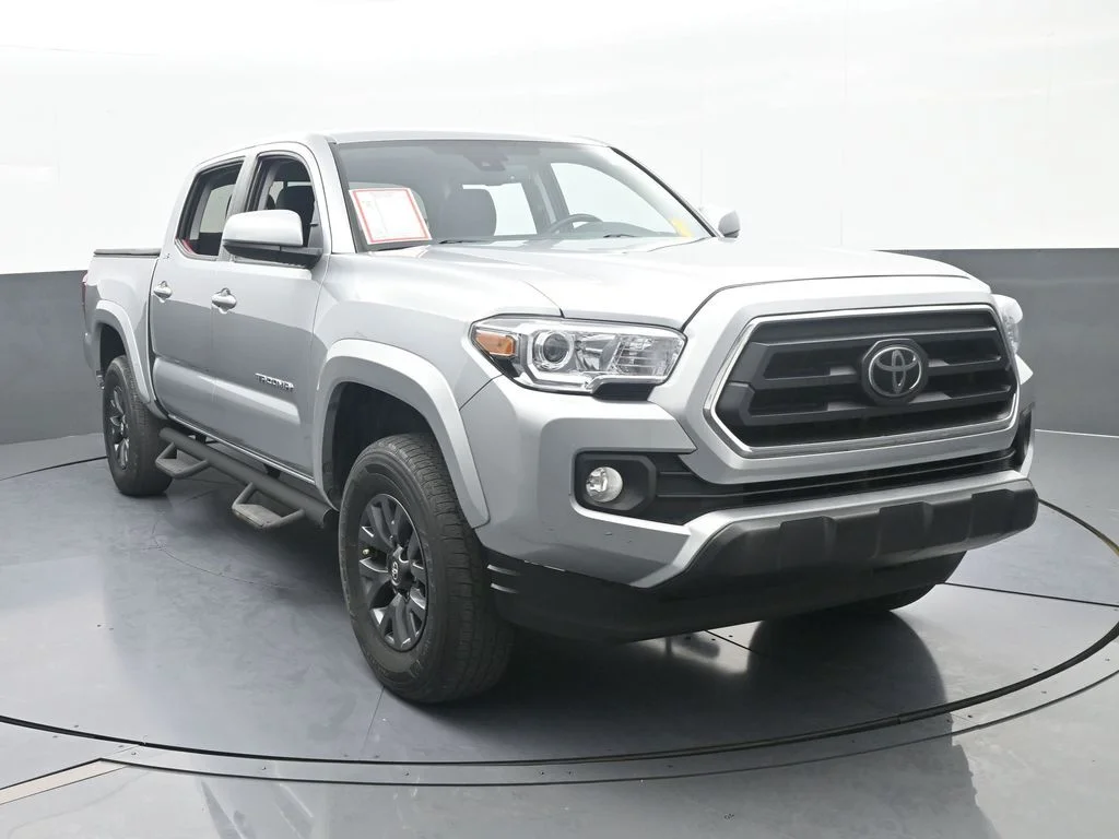 Used 2023 Lunar Rock Toyota SR5 image 9