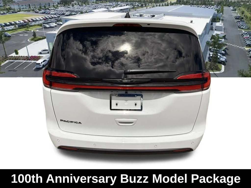 New 2026 Bright White Clear-Coat Exterior Paint Chrysler Select image 5
