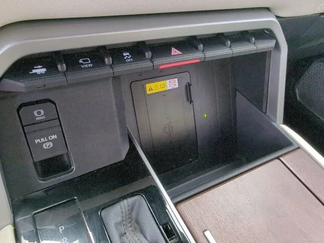 Used 2023  Toyota Capstone Hybrid image 21