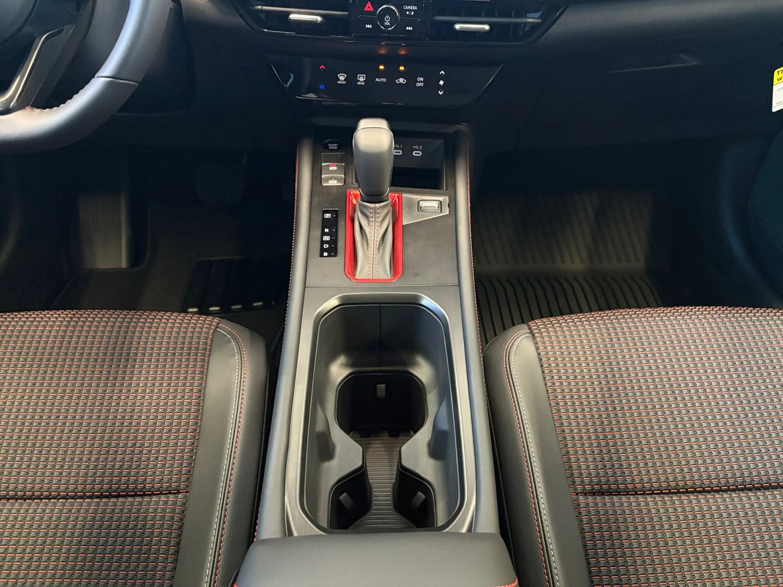 2026 Nissan KICKS SR - Photo 20