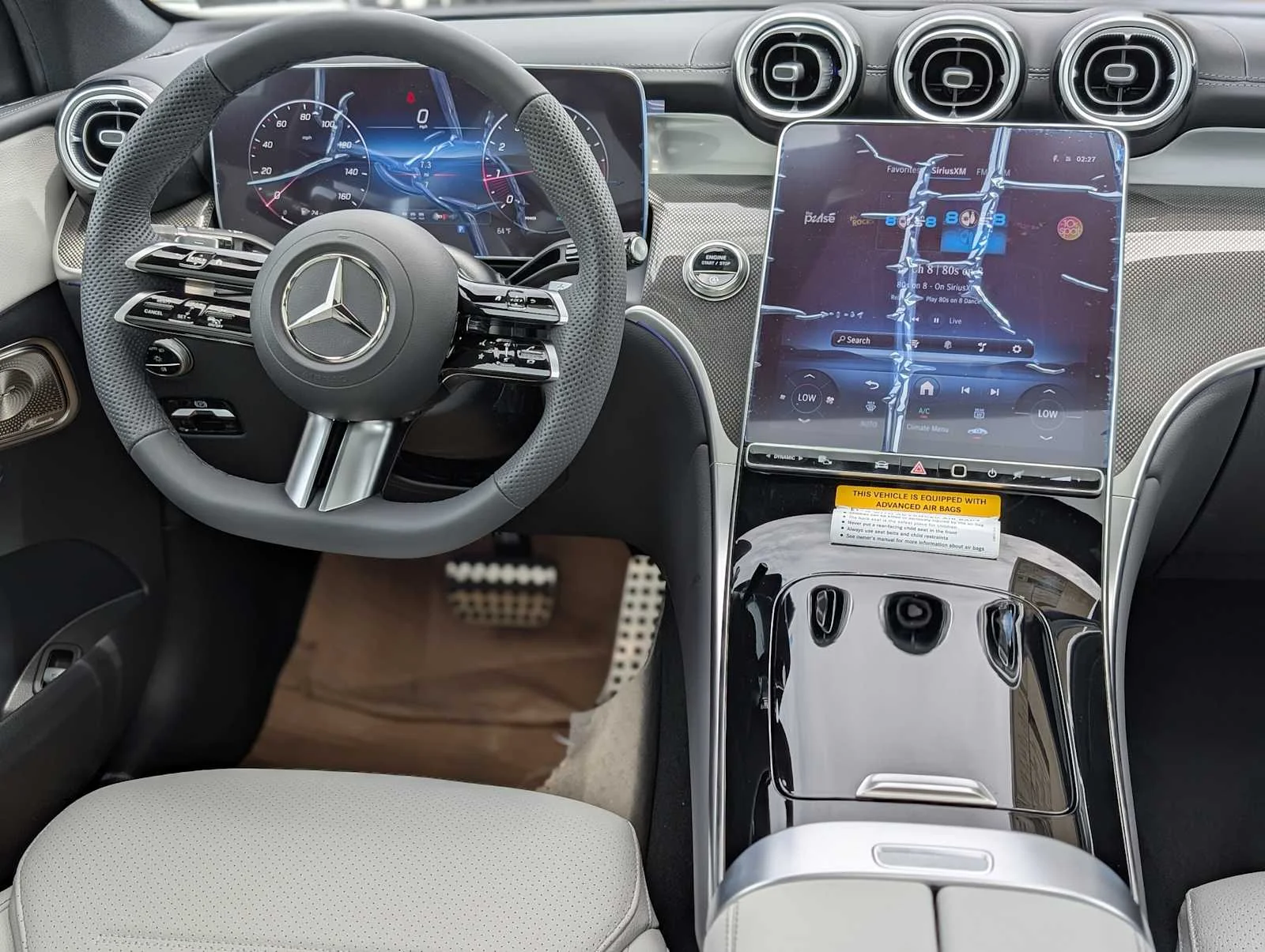 Used 2026 Graphite Grey Metallic Mercedes-Benz GLC 300 image 5