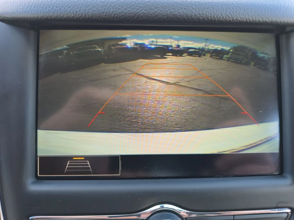 Used 2019 SUMMIT WHITE Chevrolet LT image 24