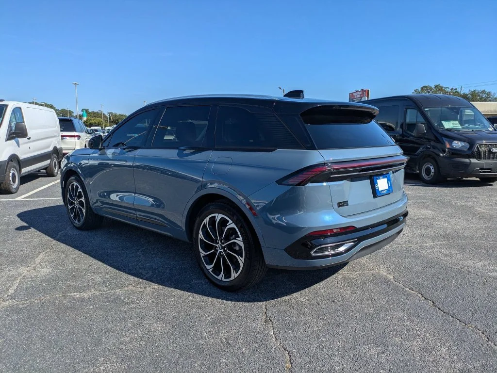 Used 2025 Blue Lincoln Reserve image 7