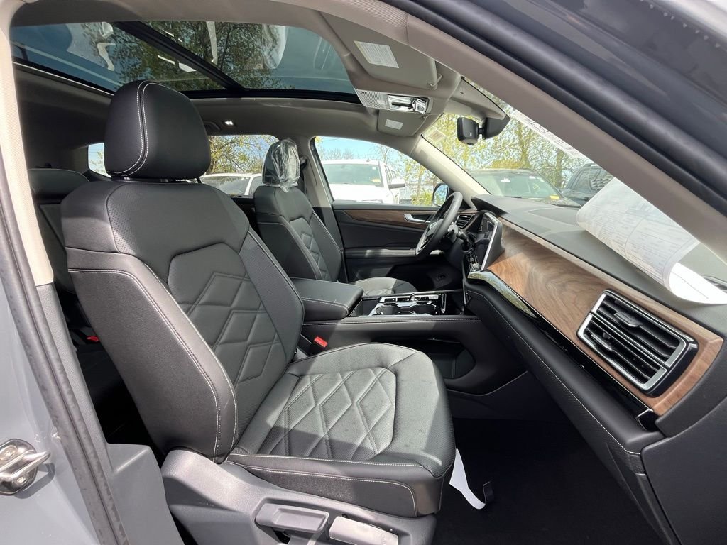 New 2026 Gray Volkswagen 2.0T SE w/Technology image 12
