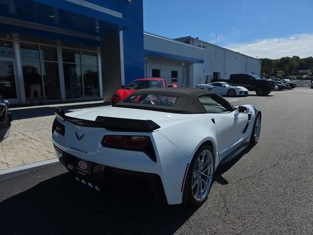Used 2017 ARCTIC WHITE Chevrolet Grand Sport 2LT image 12