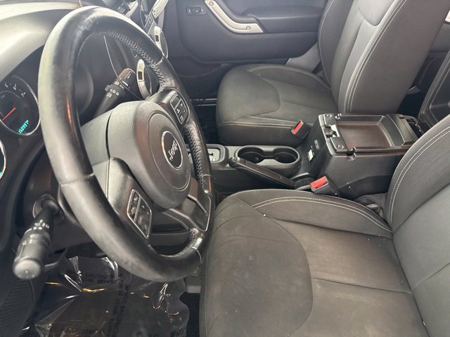 Used 2016 Silver Jeep Unlimited Sahara image 26