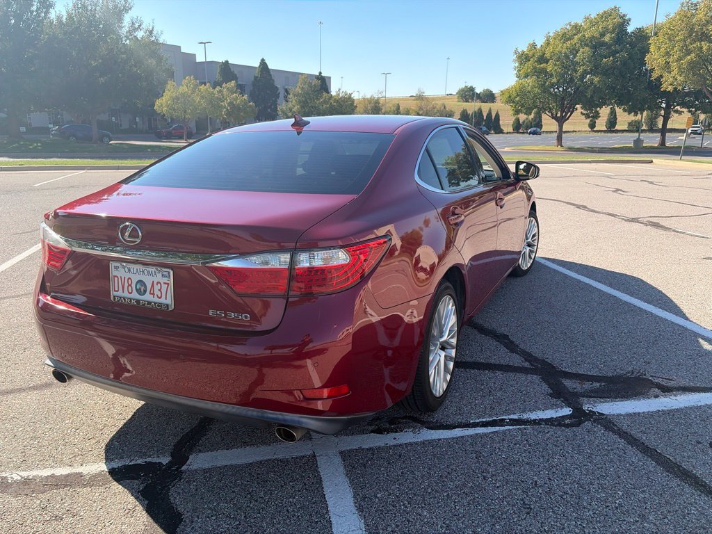 Used 2013  Lexus 350 image 25